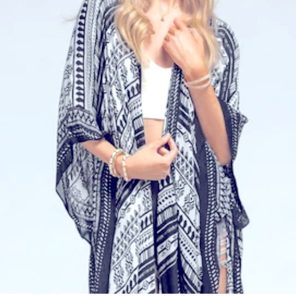 Anthropologie Ruanna/Wrap/Kimono by Feathers by Tolani- OS - Picture 2 of 13